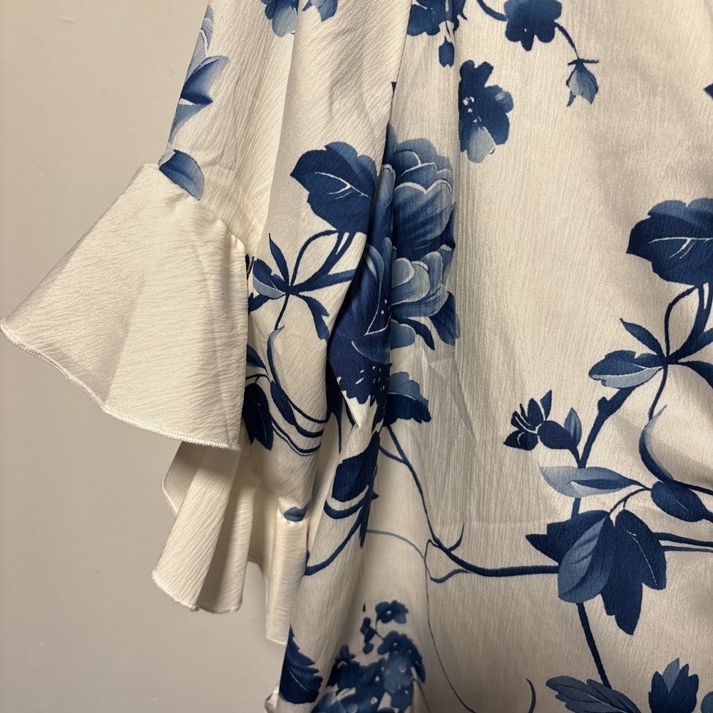 Okamen   Floral Print Smocked Top Blouse Size 3xl white/Blue 3/4 lotus sleeves - Picture 4 of 8